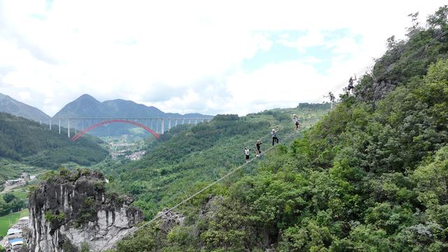 罗甸：设施升级迎宾客，玩法创新聚游人