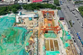 地铁4号线千佛山站工地，国内首个泉域岩溶区地铁区间双线贯通图片