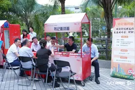 梅林街道梅林一村社区“花式普法”党员服务市集开市图片