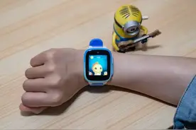 儿童电话手表被盯上了？反诈要从娃娃抓起图片