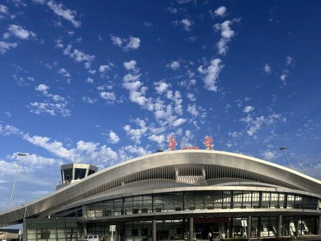 金秋十月去哪儿 万千气象成都行 | 国庆遇中秋，来成都淮州机场“飞”一盘