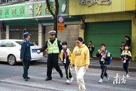 “一校一警”守护校园安全，五华全面加强校园安保各项工作图片