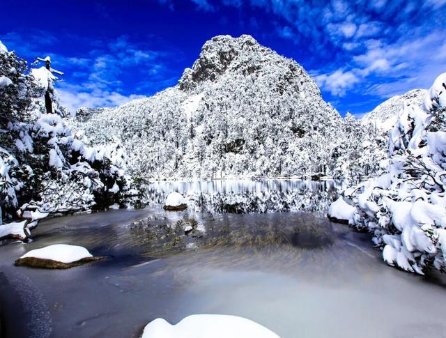 赏雪推荐 | 螺髻簪冬雪，青山披银装