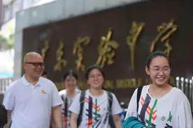 广州中考数学考生感受：计算量大、23题难、题目创新图片