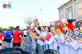 2023西安马拉松赛今日开赛图片