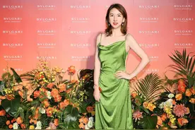 试了优衣库、设计师品牌的几十条裙子，最好穿的原来是这种图片