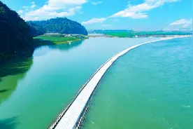 中交一航局二公司岷江航道整治一期工程通过交工验收图片