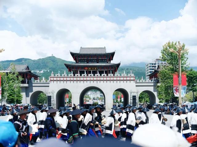 【五彩凉山•夏季清凉】人这一辈子，一定要去一次最“火”的节日！