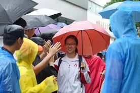 现场直击|2024年高考今日开考，1342万考生赶赴考场图片