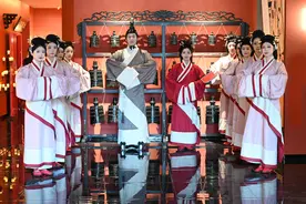 赴一回宫廷御宴 梦千年国色芳华——青岛首家大型沉浸式文化餐秀兰齐宴赋落地图片