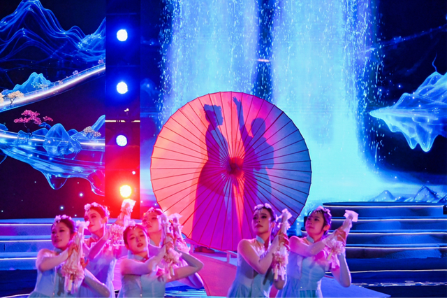 高端专访｜以山水为幕，以光影为笔，用电影叙事绘就巴蜀文旅新画卷    “电影人公益示范行”中国影协文志愿服务走进四川绵阳梓潼！