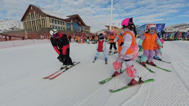 新疆阿勒泰：纵情冰雪之间 乐享四季旅程