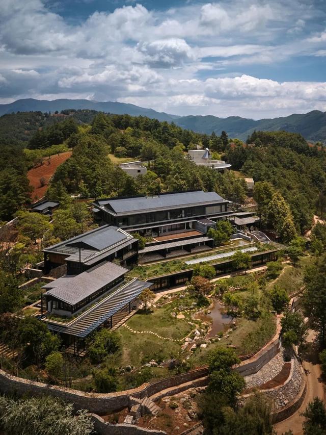 Wallpaper独家｜伙山村里一处让人“迷路”的酒店