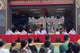花都开展暑期拥军活动，军人军属携手畅游景区图片