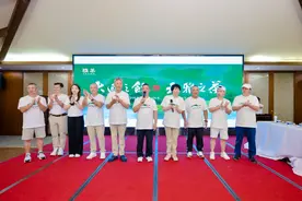 体操冠军们再聚首 金牌体操高球队举行友谊赛图片