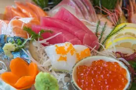 爱吃“生腌”停不下来？小心感染寄生虫 有人崩溃：再也不碰了图片