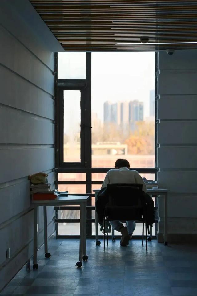 推开南开的窗，你会看到——