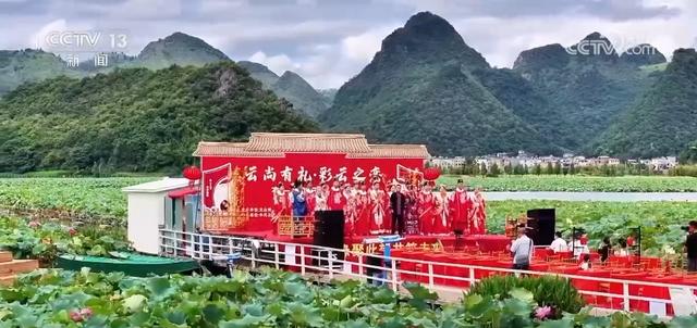 七夕仪式感满满！各地迎来结婚登记小高峰 特色登记点成为浪漫打卡地