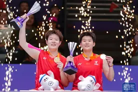 羽毛球亚锦赛|刘圣书/谭宁夺得女双冠军图片