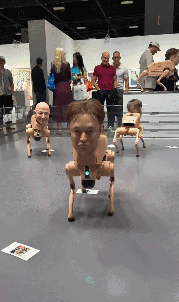 马斯克人头机器狗，70万一只被抢空！网友：太诡异了，十个道士才能镇住！