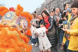 将春节的喜气传递给世界图片
