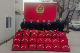 打通重点人群防护最后一公里 北京东城消防推动街道发放“四件套”图片