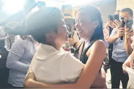 荷兰女孩来中国寻根 母女相隔30多年相见图片