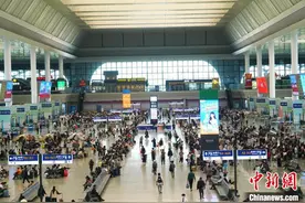 国铁南宁局加开或重联211列旅客列车服务清明出行图片