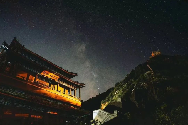 北京今晚适宜赏月！这些地点跟着打卡就出片——