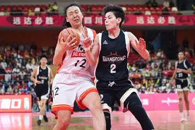 「WCBA」杨力维杨舒予姐妹合砍26分，广东女篮仍客场输球无缘决赛图片