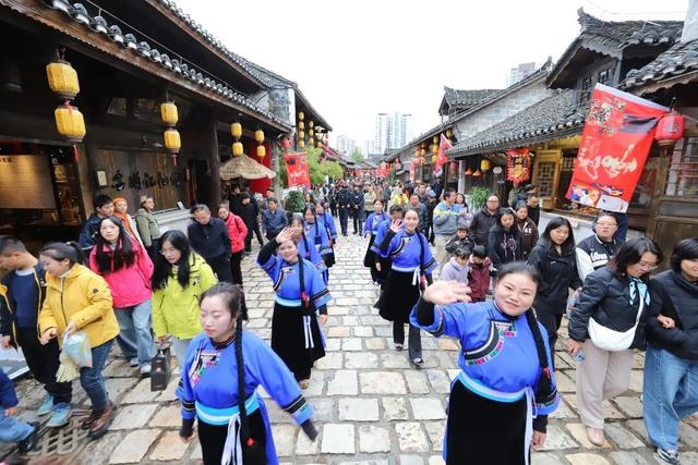 屯堡·家国六百年丨来安顺古城，穿越六百年赶“潮”！