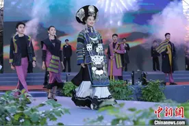 将非遗搬上舞台 四川一高校五四礼仪秀尽显文化魅力图片