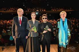 赵涛、贾樟柯领取法国维苏尔国际亚洲电影节终身成就奖图片