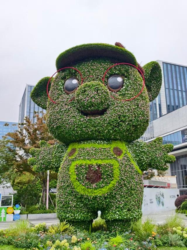 在杭州街头C位出道！最近这几个地方有点热闹，你去打卡了吗