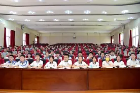 走进附中感受卓越，私立济南齐鲁学校开展初三名校游课程图片
