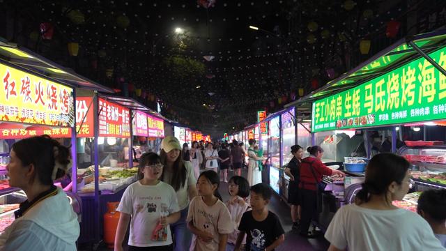 盘州：清凉夏夜，避暑经济火热出圈