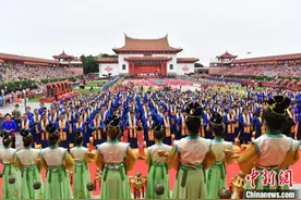 海内外妈祖敬仰者福建湄洲岛春祭妈祖图片