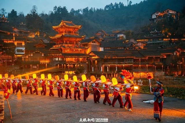 春山爽居 花海畅游|首个春假去哪儿玩?来乌江寨找到属于自己的春天