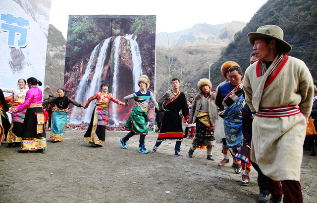 青睐绵阳 || 冰雪奇观+雪地撒欢！平武虎牙滑雪场即将开放，这个冬天等你来畅玩~