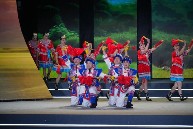 宣恩：文化力量托举民间精彩！