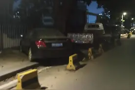 违停车辆停上人行道，却四次投诉无果？街道回应：已清理图片