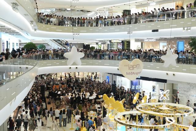 国庆中秋双节同庆，iapm商场打造“奇幻世界”艺术盛宴点燃消费热情