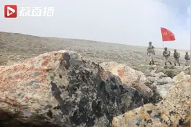 通义千问开发“AI全家福”应用，圆了高原戍边战士的合照梦图片