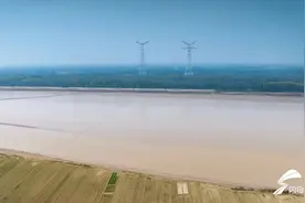 ±800千伏陇东—山东特高压工程山东段成功跨越黄河图片