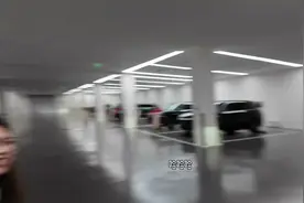 👍满满的孝心！新疆男篮后卫于德豪父亲节给父亲送新车图片