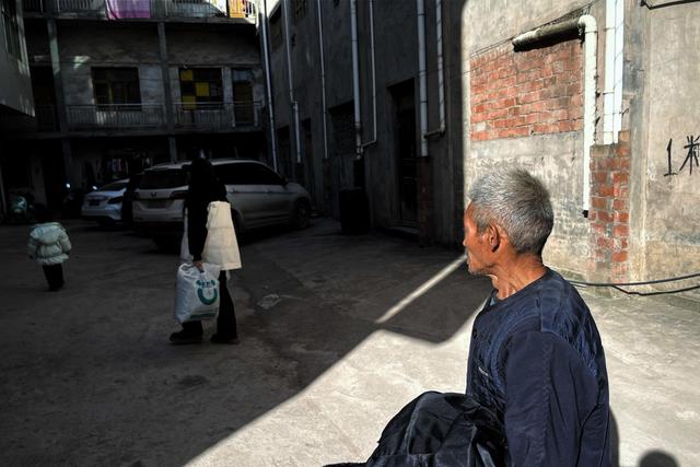 长夜将尽：一家三口被拐，三十年后重逢