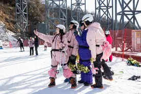 新春走基层｜冰雪运动让大别山区“热”起来图片