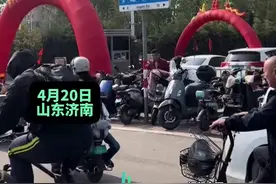 网友晒济南一酒店同天扎起8个结婚彩虹拱门，评论区：一天8场婚礼，进门吃席别走错了图片