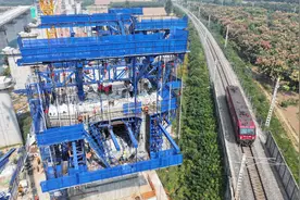 特大型铁路综合交通枢纽西安东站加紧建设图片