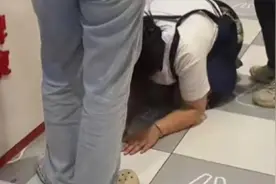 店员给顾客下跪道歉惹争议，“好想来”回应了｜公司舆情哨图片